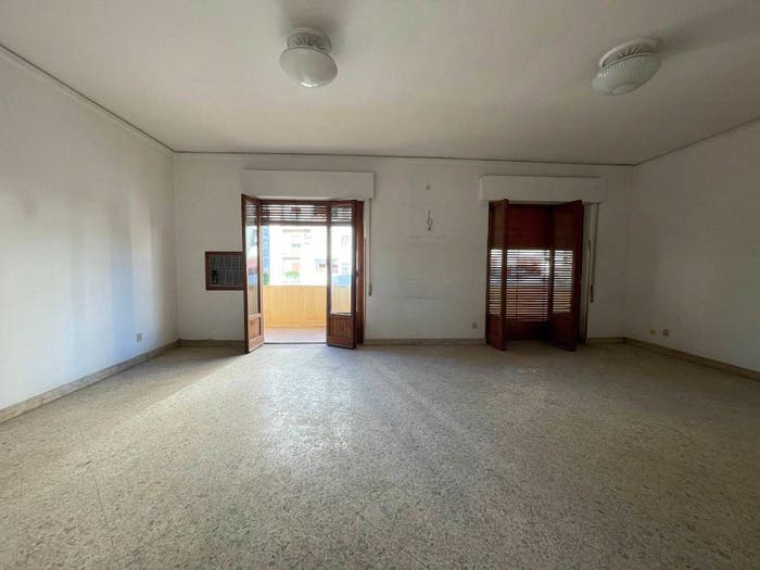 Appartamento con 6 locali in vendita in Via Romagna, De Gasperi Croce Rossa, Palermo