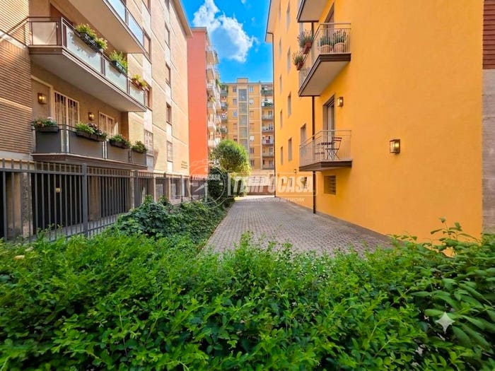 Appartamento trilocale in vendita in Via Mascarella, Irnerio, Bologna