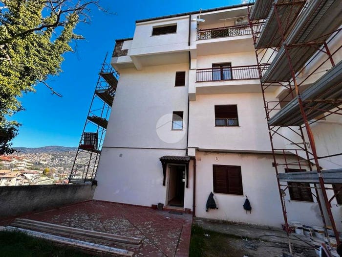 Appartamento trilocale in vendita in Via S Francesco di Paola, Casole Bruzio, Casali del Manco