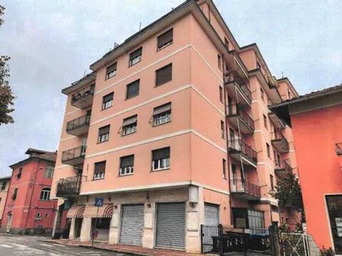Appartamento quadrilocale in vendita in Viale Torino, Centro, Vignole Borbera