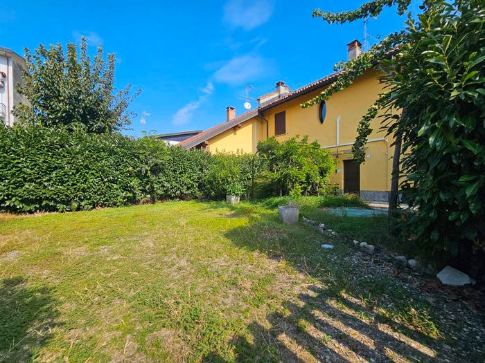 Casa quadrilocale in vendita in Via Dante Alighieri, Centro, Robecco sul Naviglio