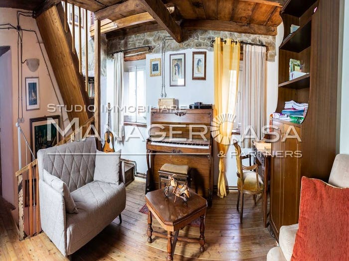 Casa con 6 locali in vendita in Via Vittorio Emanuele, Gorfigliano, Minucciano