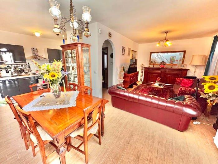 Appartamento con 5 locali in vendita in Viale Roma, Villa Claudia, Anzio
