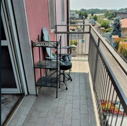 Appartamento trilocale in vendita in via Libertà, Busnago