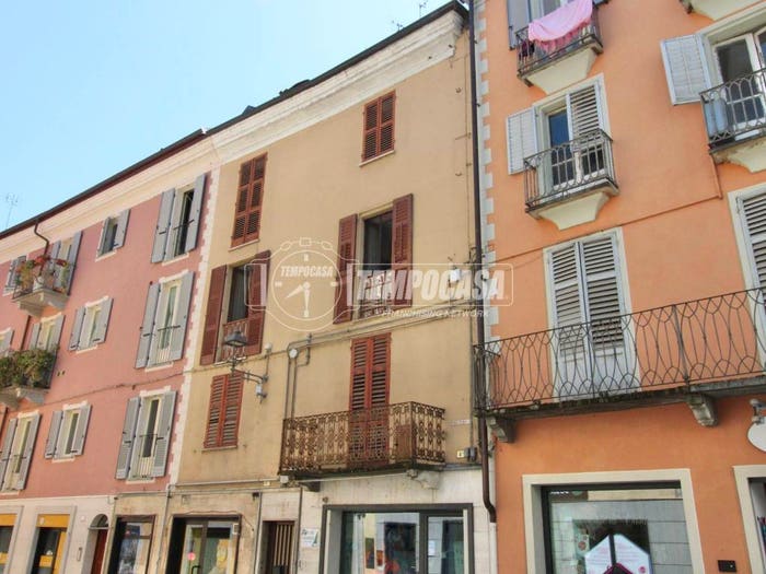 Appartamento quadrilocale in vendita in Via Giovanni Battista Beccaria, Breo, Mondovì