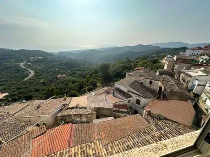 Casa con 6 locali in vendita in Via San Pietro N, Centro, Crucoli