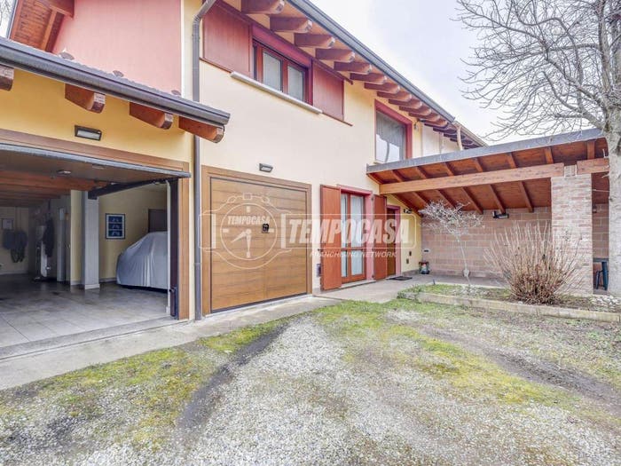 Casa quadrilocale in vendita in Via Gagnago, Centro, Borgo Ticino