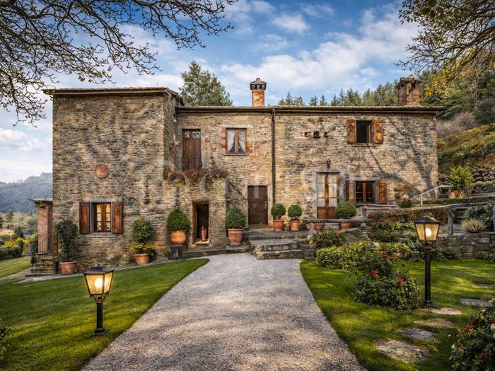 Casa con 6 locali in vendita in Case Sparse Torreone, Cortona