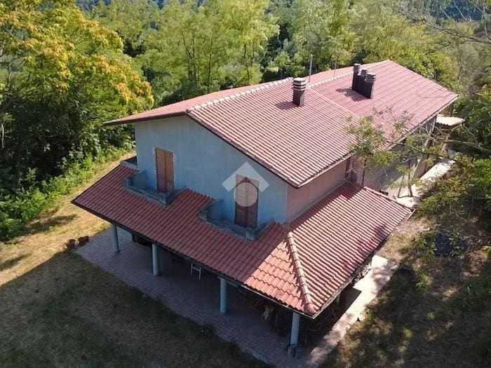 Casa con 6 locali in vendita in Via Morollo, Gemmano