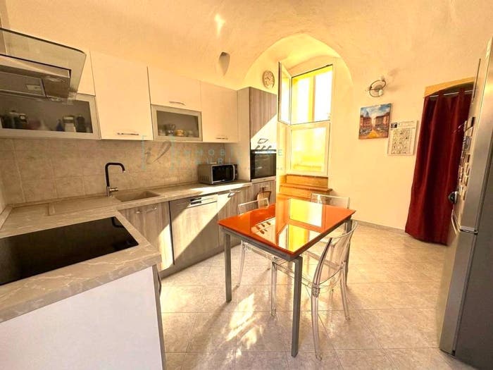 Appartamento con 5 locali in vendita in Via Al Piemonte, Centro, Albenga