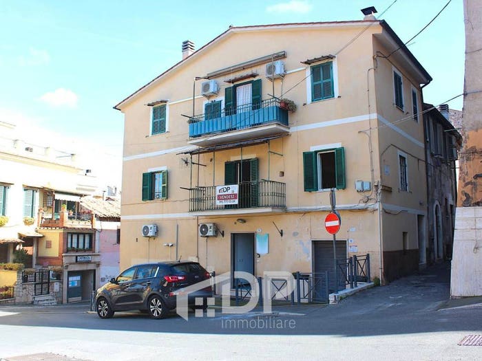Appartamento trilocale in vendita in Via Isonzo, Centro, Palombara Sabina
