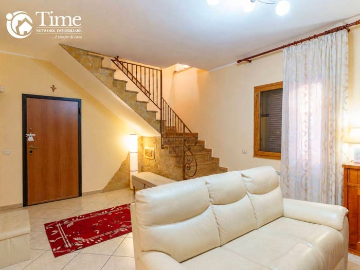 Casa con 6 locali in vendita in Via Adelia, Ballo Cibele, Catania