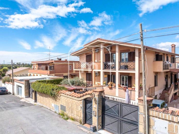 Casa con 6 locali in vendita in Via Fiordimonte, Corcolle, Roma