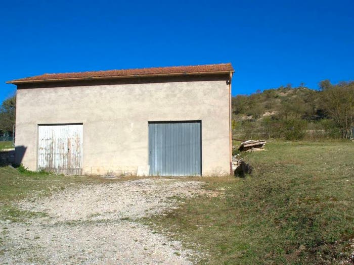 Casa con 6 locali in vendita in Via Pole, Acqualagna