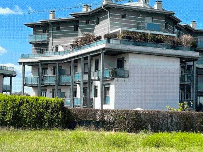 Appartamento con 6 locali in vendita in Via Amilcare Ponchielli, Castellanza