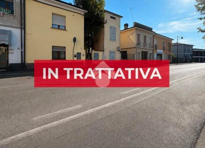 Casa con 5 locali in vendita in Via Luzzago, Centro, Manerbio