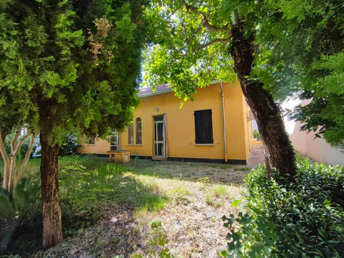 Casa con 6 locali in vendita in Viale Miramare, Centro, Cervia