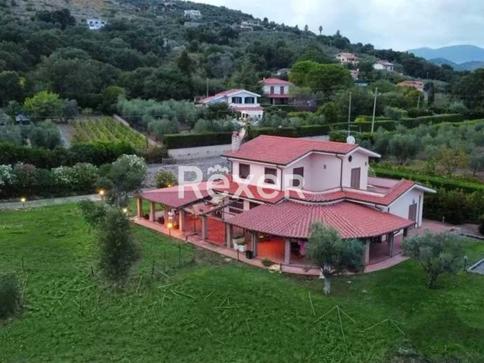 Casa con 6 locali in vendita in Strada Provinciale ItriSperlonga, Itri