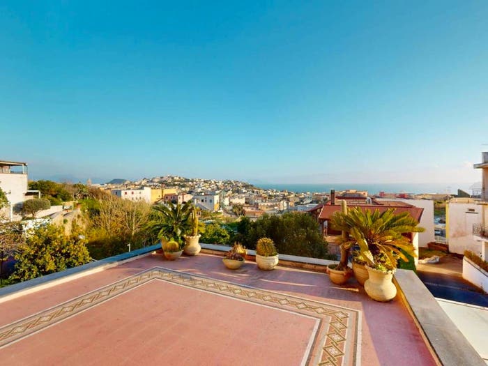 Appartamento quadrilocale in vendita in Corso Filomarino, Monte di Procida