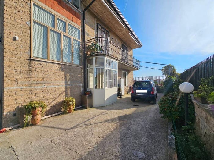 Casa con 6 locali in vendita in Via Vittorio Veneto, Pignataro Maggiore