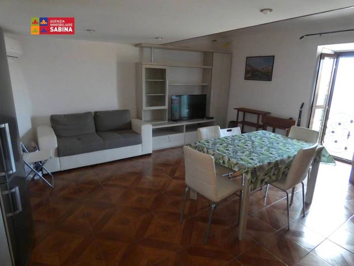 Appartamento bilocale in vendita in Via Roma, Centro, Poggio Catino