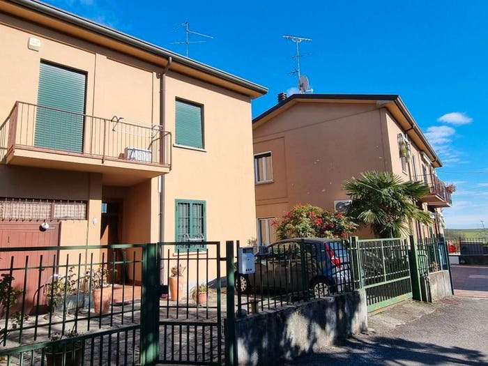 Casa quadrilocale in vendita in Via Madonnina, Rogoredo Valaperta Rimoldo, Casatenovo