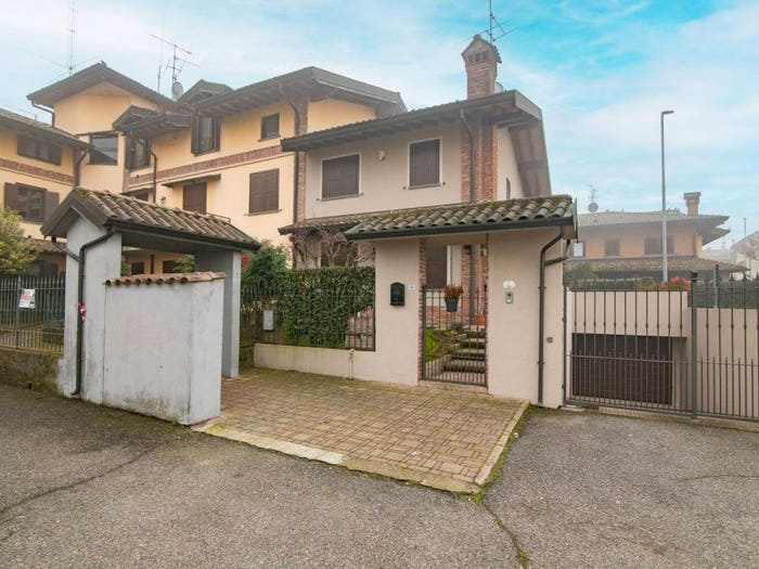 Casa trilocale in vendita in Via Santa Maria Assunta, Pieve Fissiraga