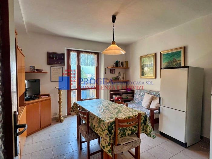 Appartamento trilocale in vendita in Via Fratelli Calvi, Piazza Brembana