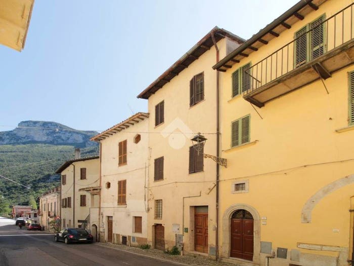 Appartamento bilocale in vendita in Via della Pace, Centro, Ferentillo