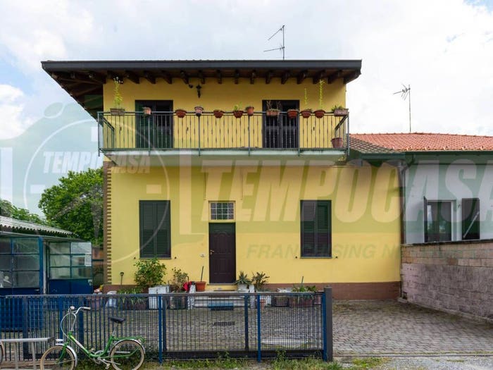 Casa con 5 locali in vendita in Via per Lainate, Origgio