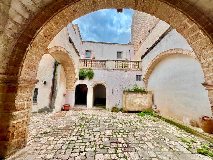 Casa con 6 locali in vendita in Via Settembre, Centro, Galatone