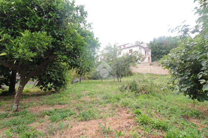 Casa con 5 locali in vendita in PZa Bronzetti, Castel Morrone
