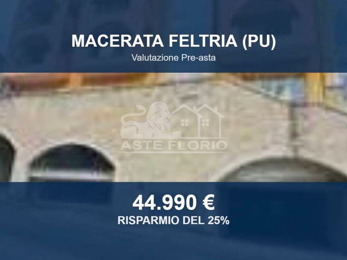 Appartamento trilocale in vendita in Piazza Garibaldi snc, Centro, Macerata Feltria