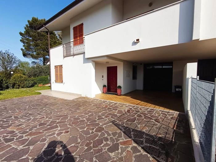 Casa con 6 locali in vendita in Centro, Agugliano