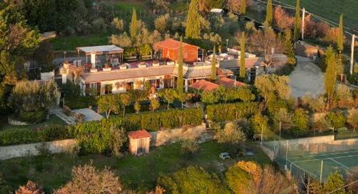 Casa con 5 locali in vendita in Via Monte Bitorno, Magione
