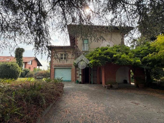 Casa con 6 locali in vendita in Via Cimenasco, Centro, Castagneto Po