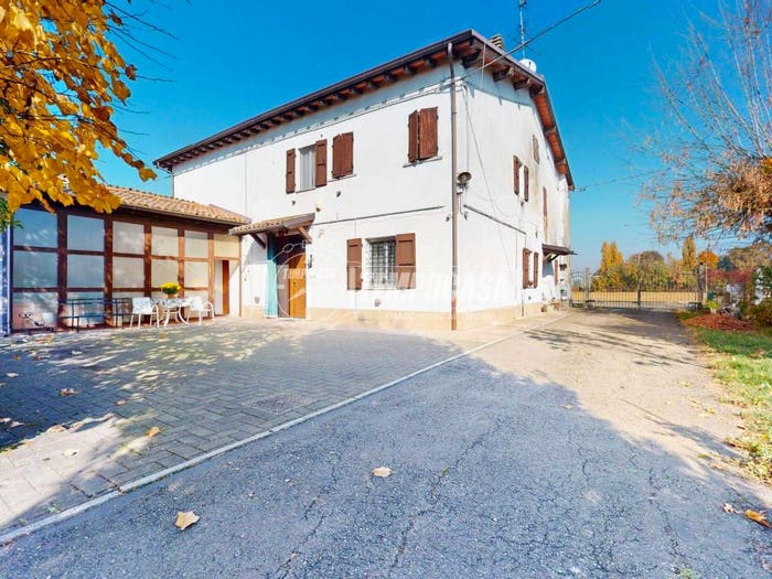 Casa con 6 locali in vendita in Via Levata, Campogalliano