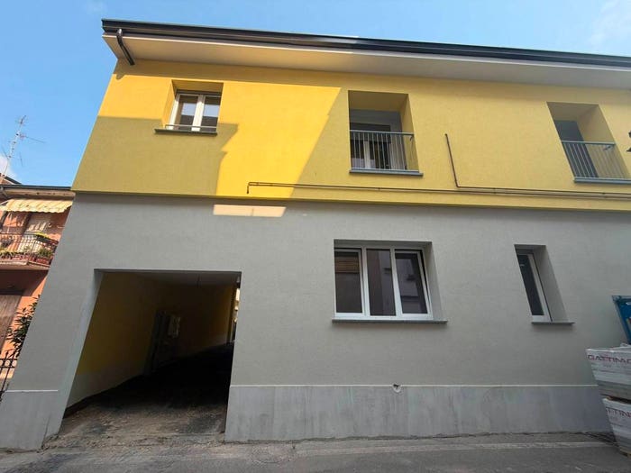 Appartamento trilocale in vendita in Via Febbraio, Semicentro, Cantù