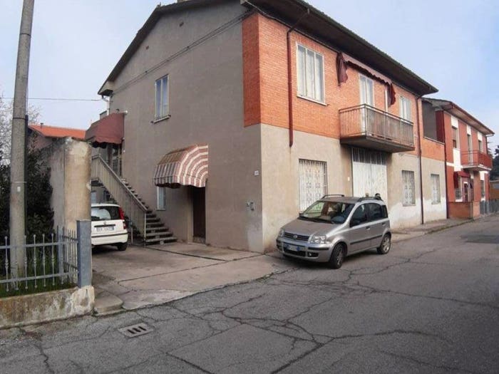 Casa con 6 locali in vendita in Via Zola, Porotto Cassana, Ferrara