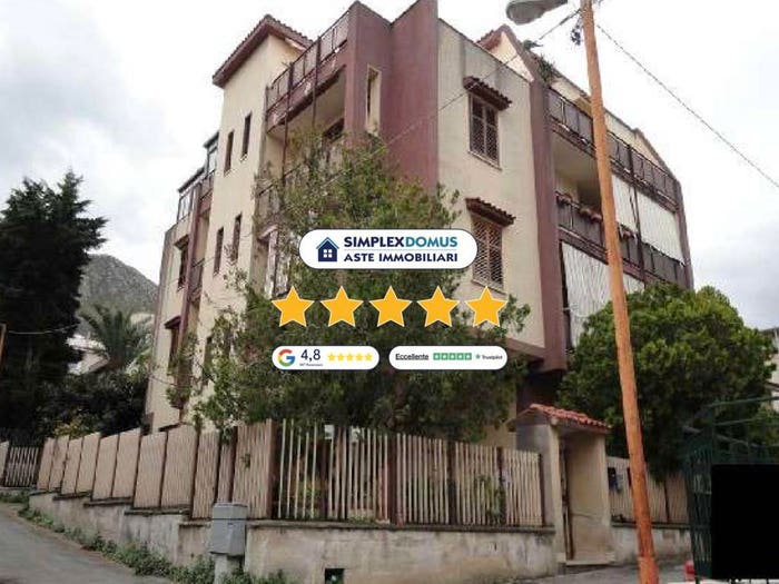 Appartamento con 6 locali in vendita in Via Cervino, Centro, Carini