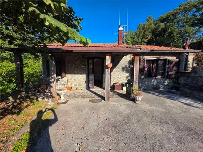 Casa con 5 locali in vendita in Via Santa Maria, Piazza al Serchio