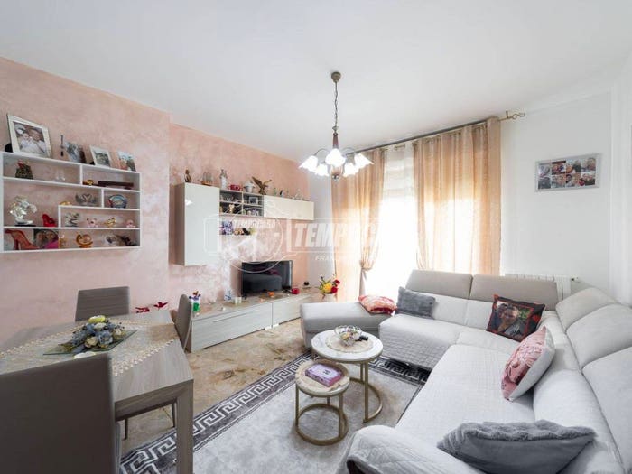 Appartamento trilocale in vendita in Via Alessandro Manzoni, Centro, Bulciago