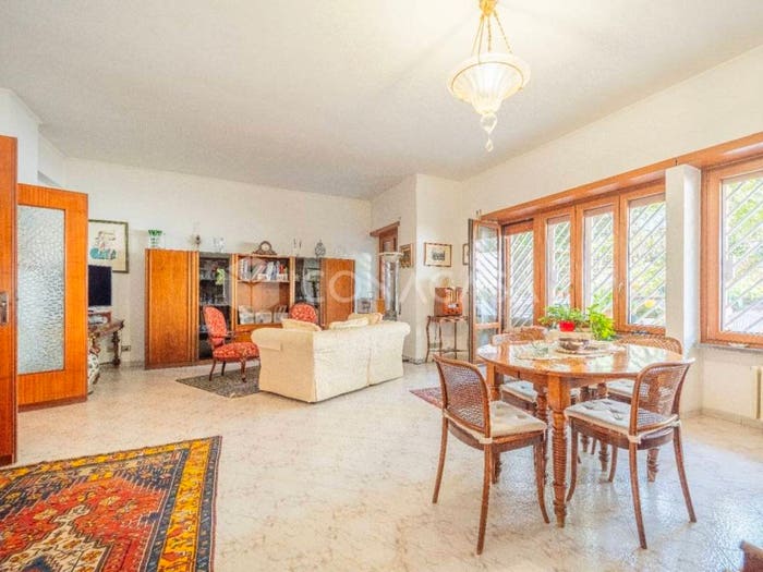 Appartamento con 5 locali in vendita in Via di Muro Bianco, Centro, Albano Laziale
