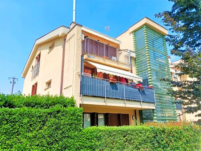 Appartamento quadrilocale in vendita in Via Mon Signor Andrea Castelli, Centro, Cisano Bergamasco
