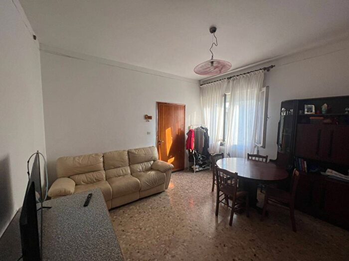 Appartamento con 5 locali in vendita in Via Dante Alighieri, Centro, Quistello