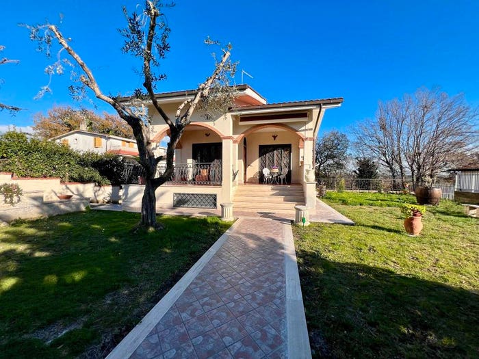 Casa con 5 locali in vendita in Via Elini, Aranova, Fiumicino