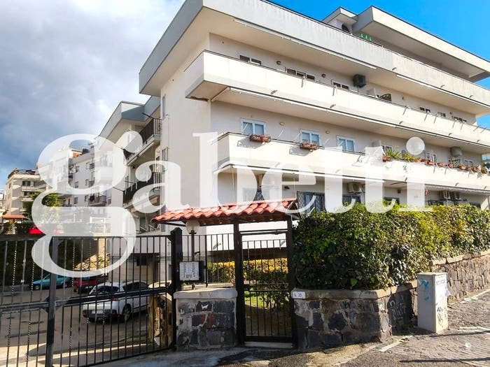 Appartamento quadrilocale in vendita in Via Gabriele D'Annunzio, Centro, Ercolano