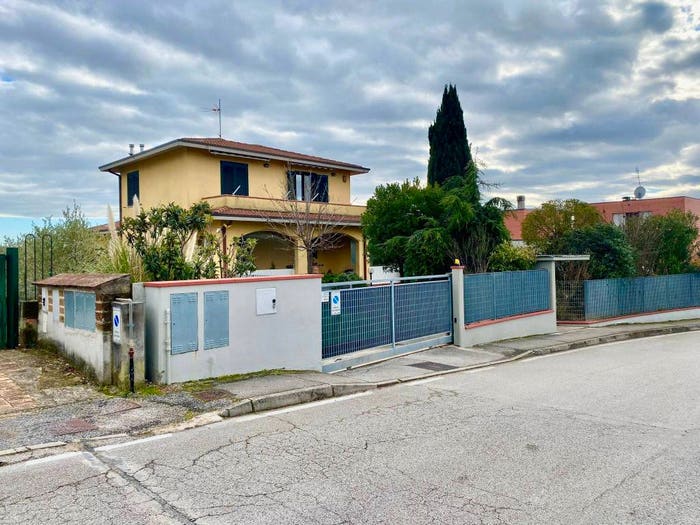 Appartamento con 6 locali in vendita in Via Carlo Collodi, Montanina, Camerata Picena