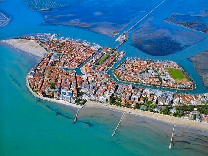 Appartamento trilocale in vendita in Riva Ugo Foscolo, Centro, Grado