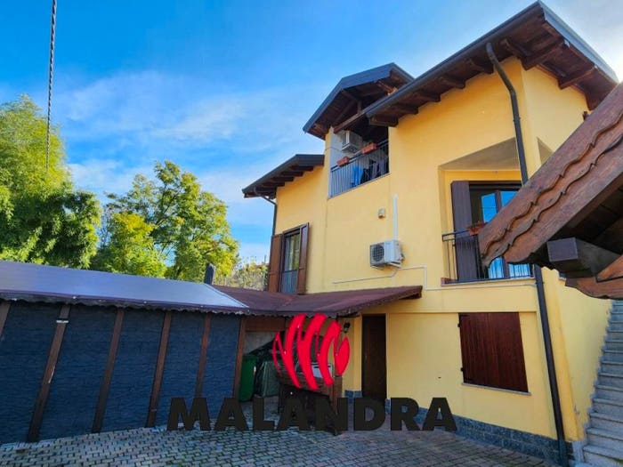 Casa con 5 locali in vendita in Via Giacomo Leopardi, Divignano